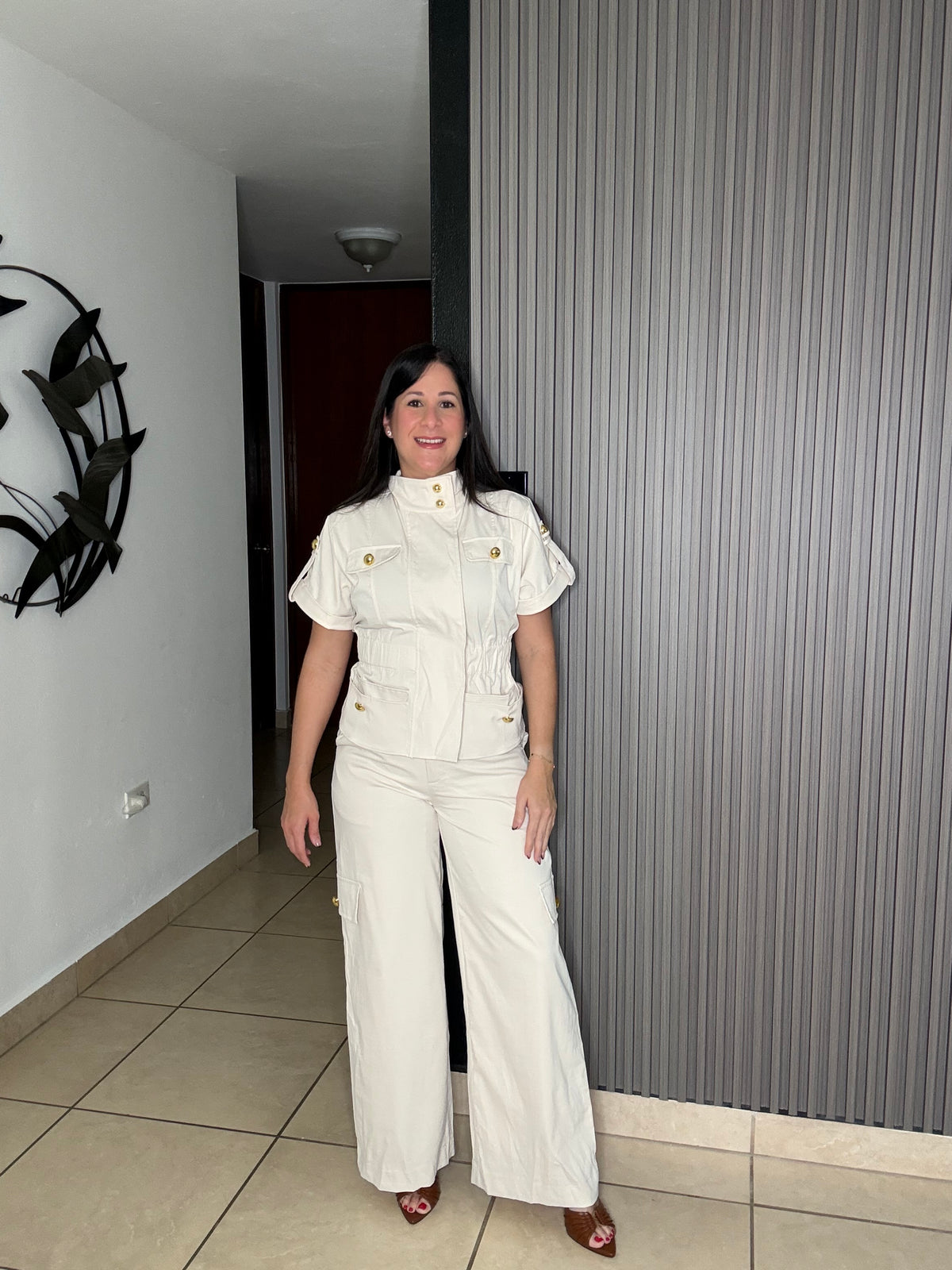Cream Funner Neck set